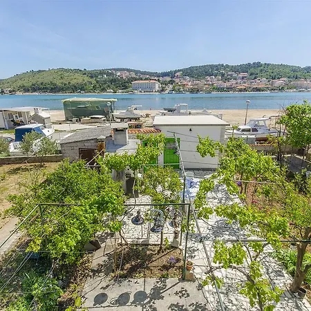 Branka * 特罗吉尔